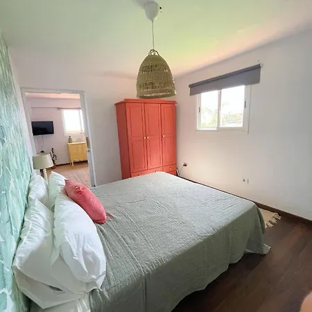 Casa Con Piscina Y Jardin Con Vistas Al Mar